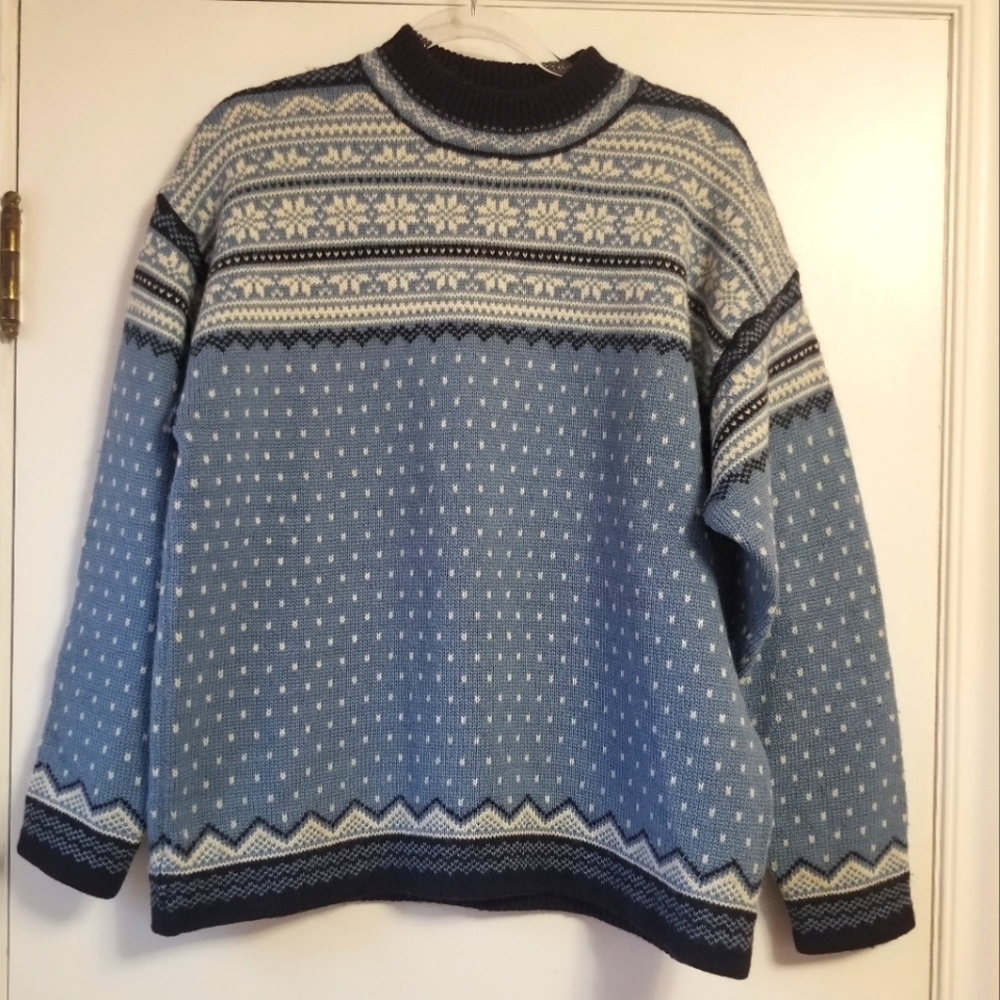 Lands' End Women's Blue Fair Isle Snowflake Wool Sweater. Medium 10-12.